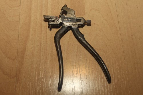 Antike schränkzange gemarkt - schränkzange,